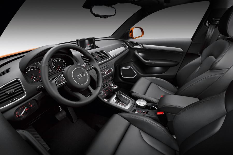 Интерьер Audi Q3 2.0 TDI Quattro (8U) 2011 года  (WW) (фото 26 из 65)